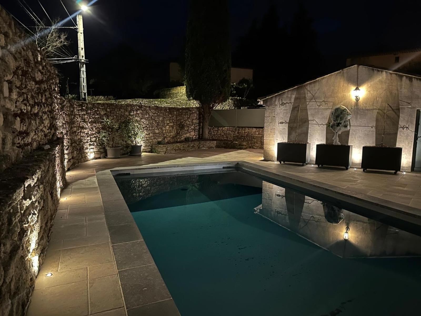 Appartement Avec Piscine Privee Dans Residence Pour 6 Personnes ユゼ エクステリア 写真