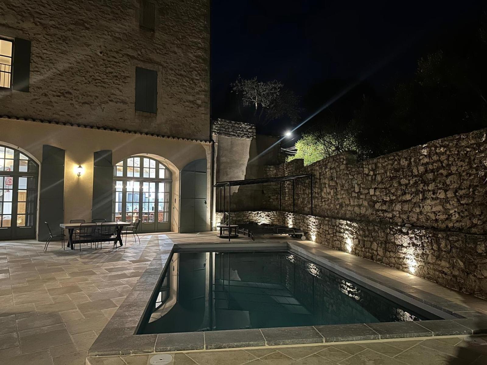 Appartement Avec Piscine Privee Dans Residence Pour 6 Personnes ユゼ エクステリア 写真